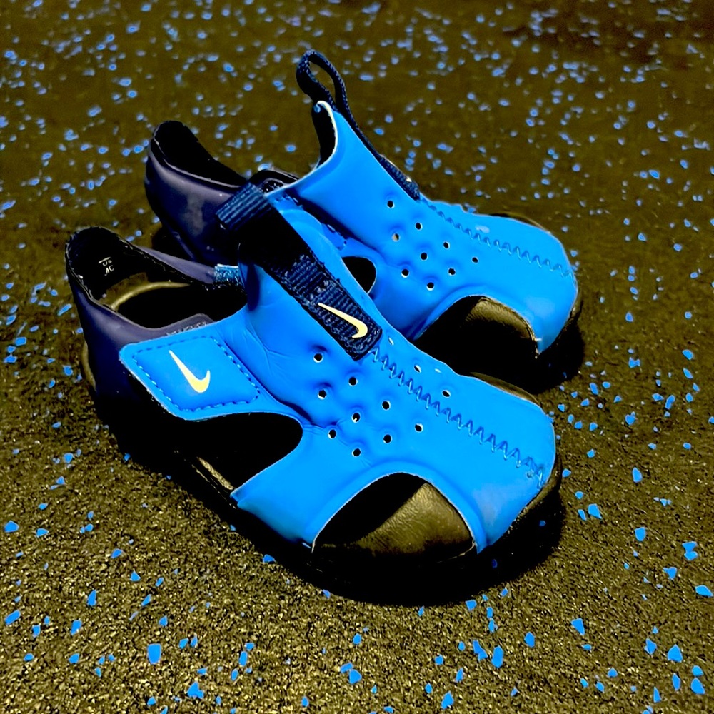 Nike Sunray Sandals
